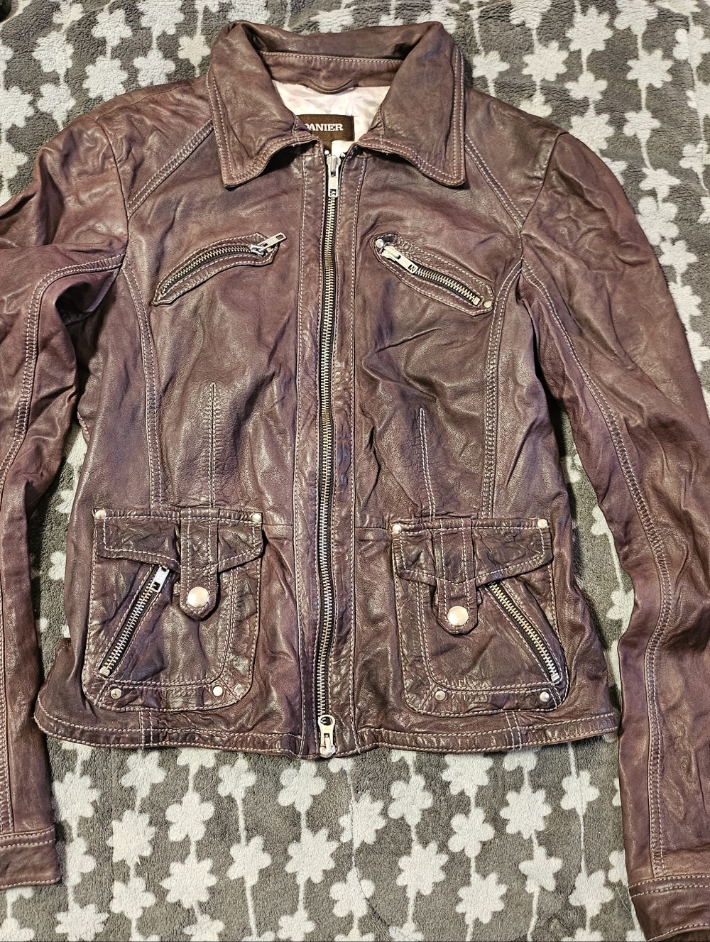 3 FOR $60 - DANIER Purple Genuine Leather Jacket (XS - S)